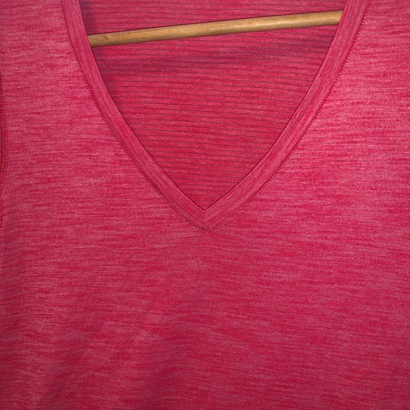Lululemon v neck top size 6 - Picture 7 of 7